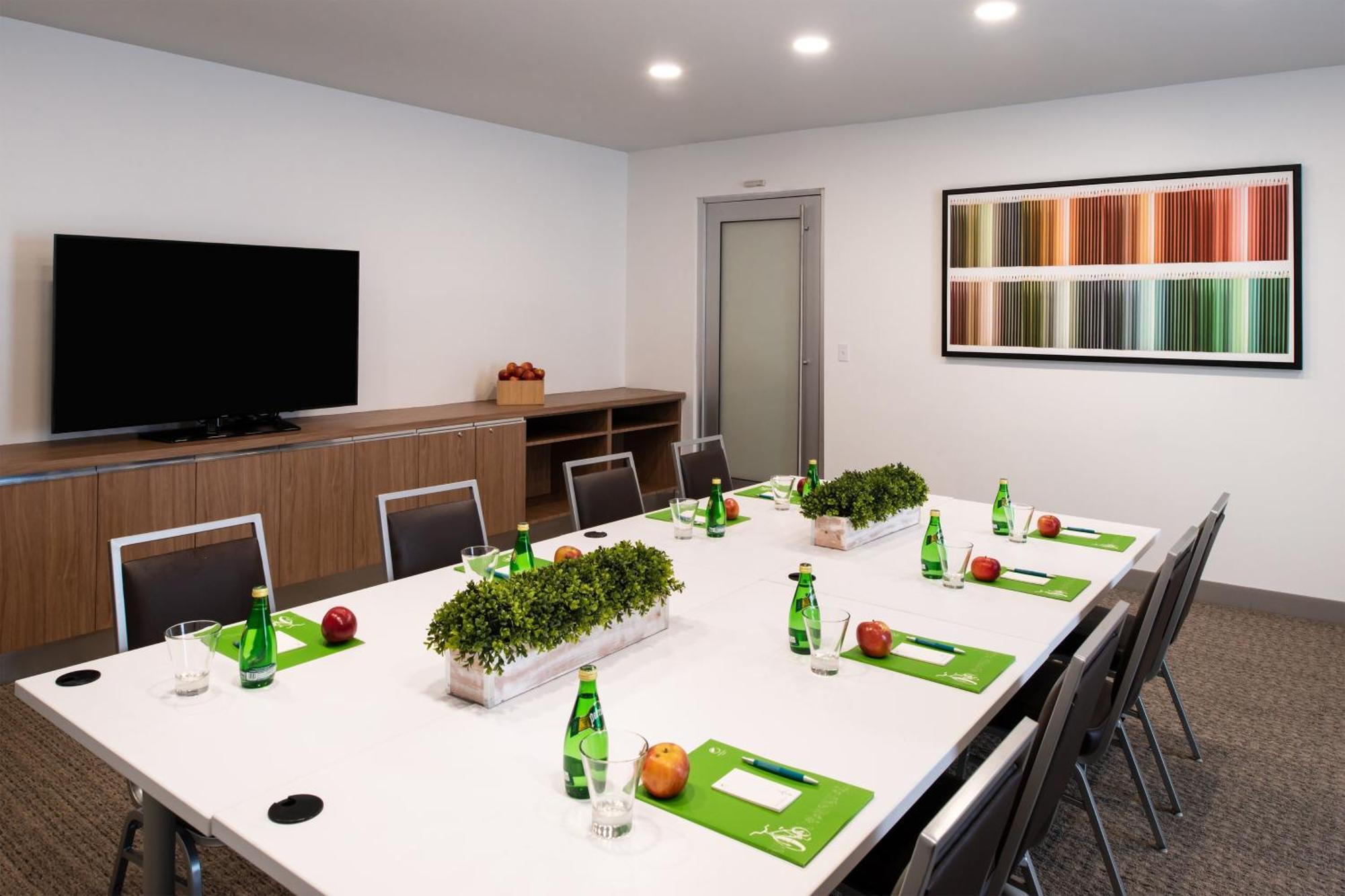 Element Hotel 3*